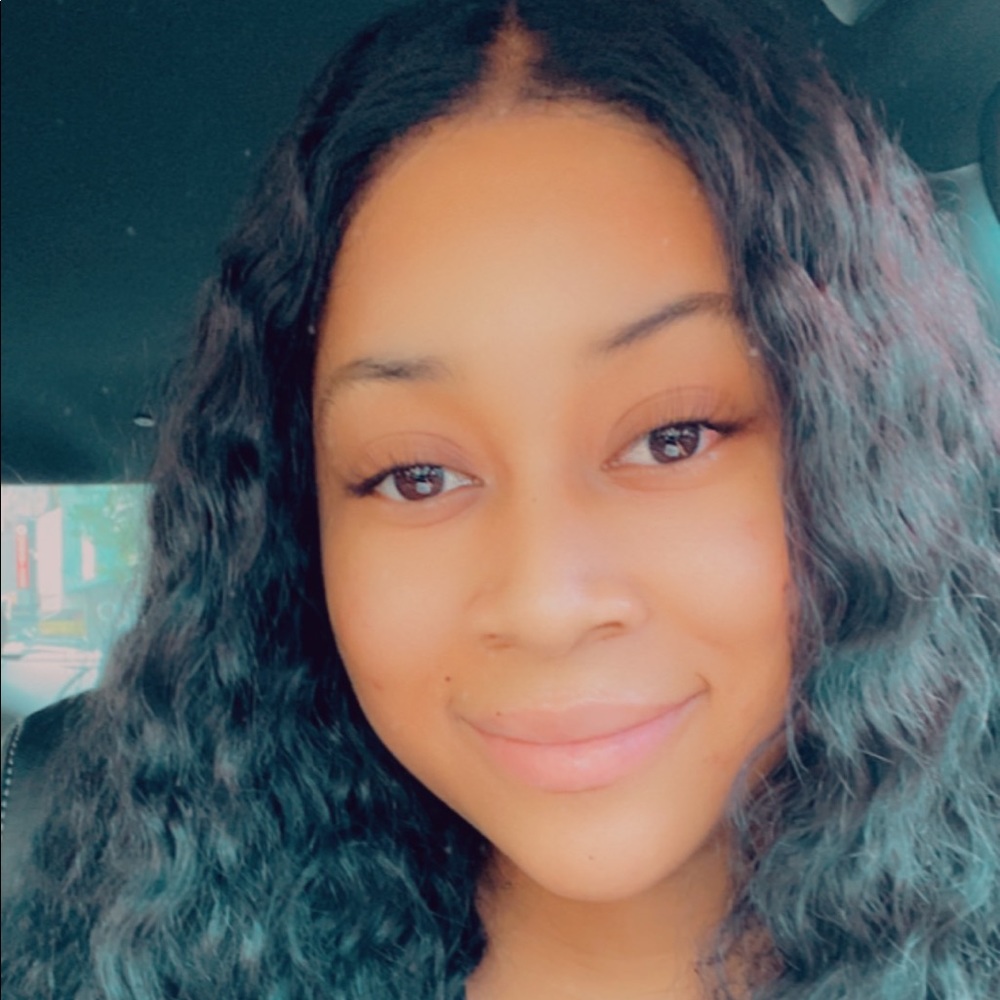 Meet your Posher, Lorielle